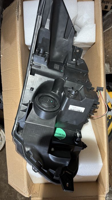 Ліва фара Ford Explorer 2016-2019