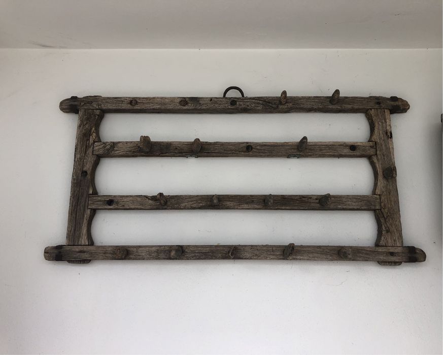 Grade em madeira de arado antiga