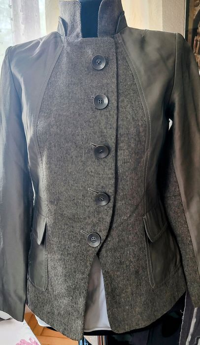 Monnari piękny żakiet z wełny wielbłądziej r. 36