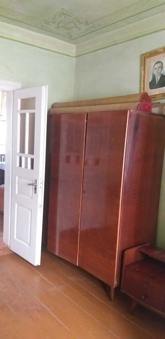 Продається будинок з земельною ділянкою