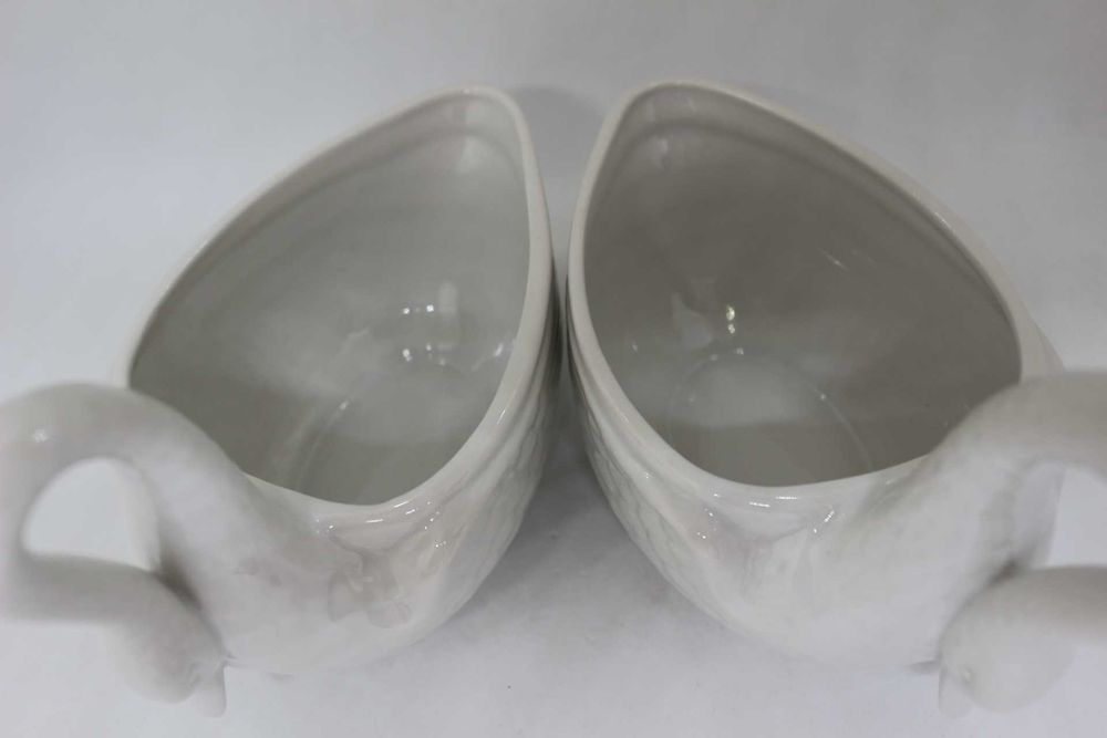 Par Floreiras Cachepot Cisne Porcelana Moldada Vista Alegre 1971 17 cm