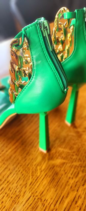 Szpilki sandałki zielone złote łańcuszki r.37