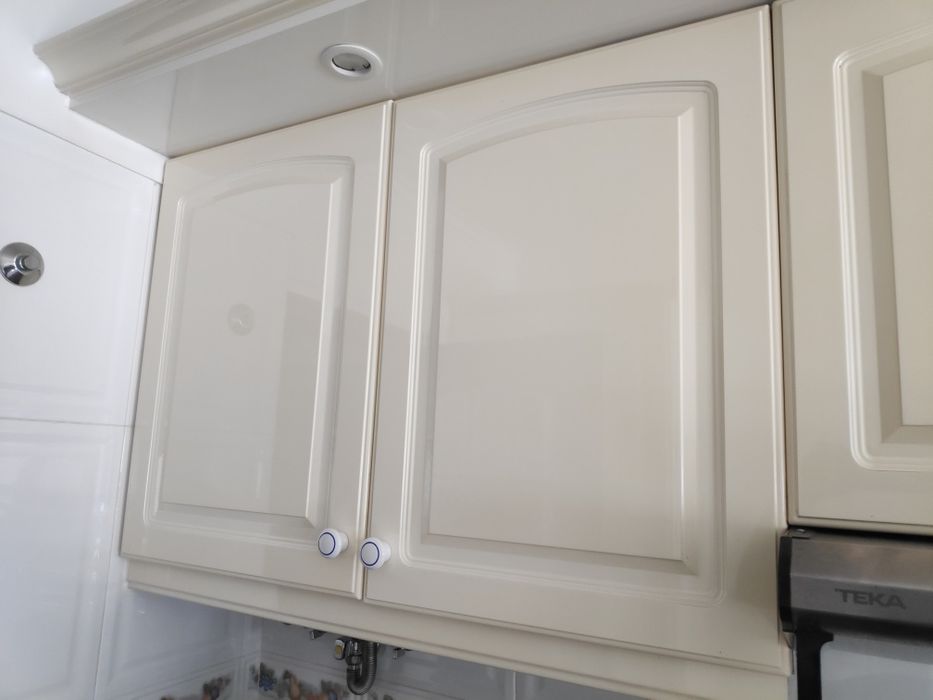 Portas de armários de cozinha lacadas