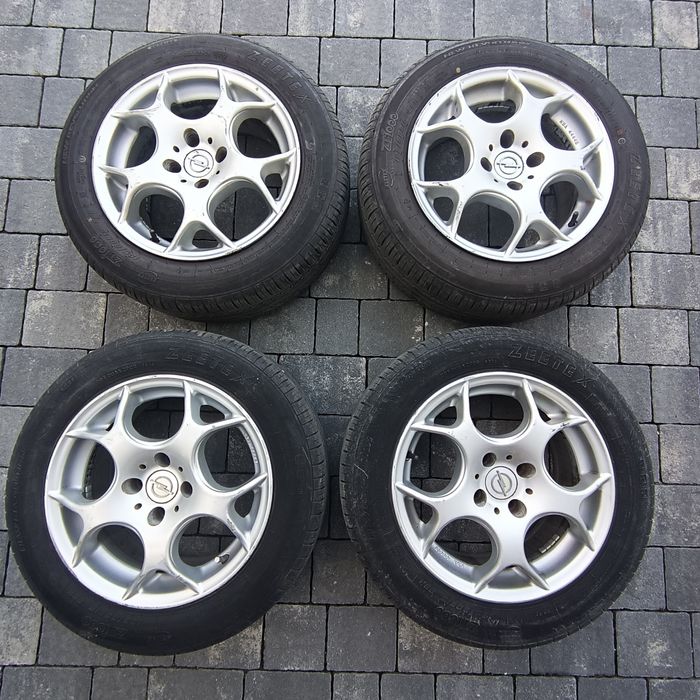 Felgi aluminiowe z oponami 15 cali  4x100