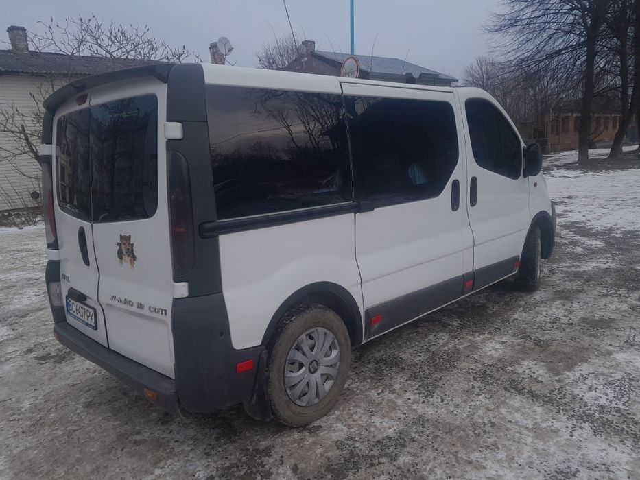 Опель.    Віваро.