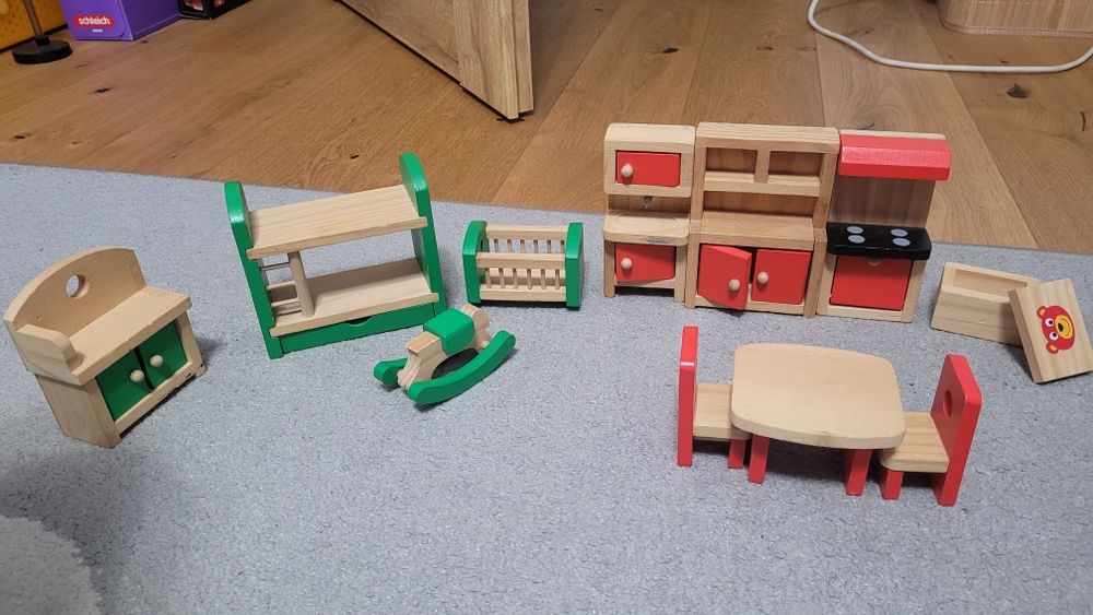 Meble drewniane do zabawy