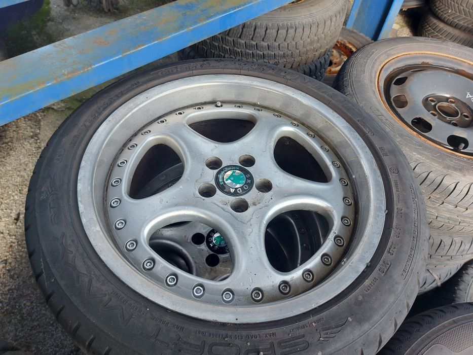 Felgi Aluminiowe 17 cali z oponami 225/45/R17 Skoda Octavia