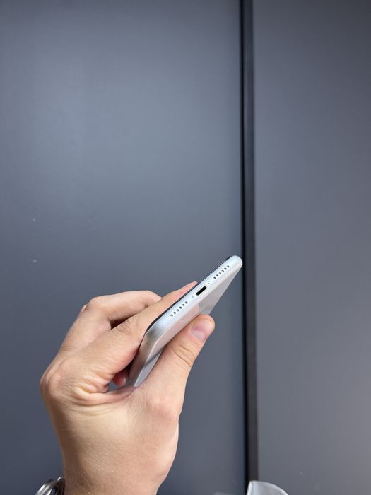 iPhone XR 64Gb White