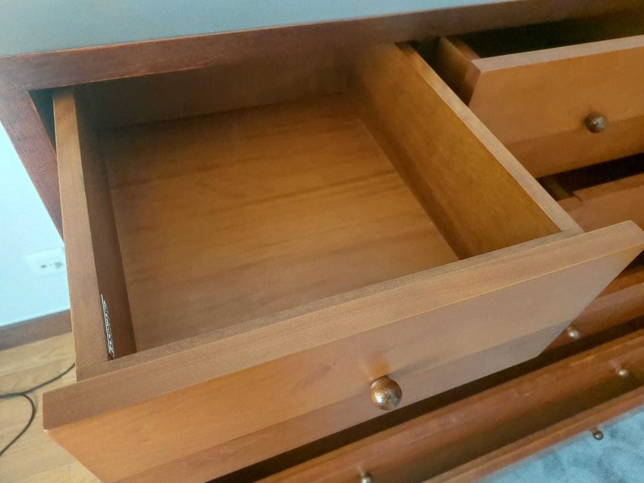 Cómoda maciça cerejeira