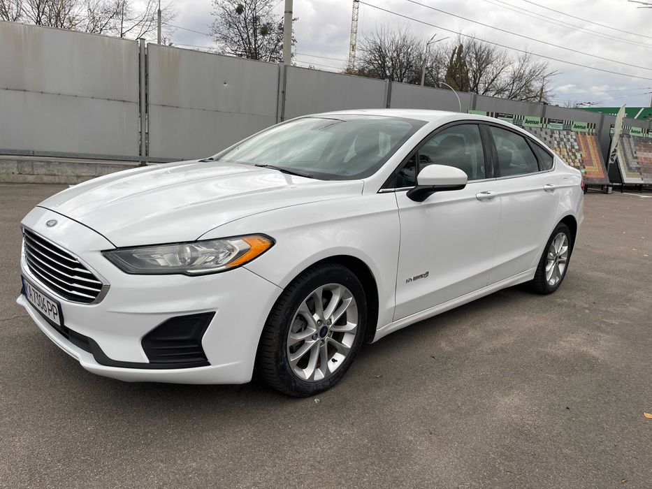 Аренда авто гібрид автомат 4500 Пассат Джета оренда Fusion Prius