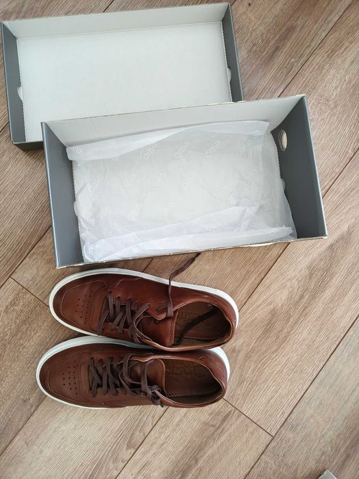 Туфлі спортивні шкіряні 40 розмір.