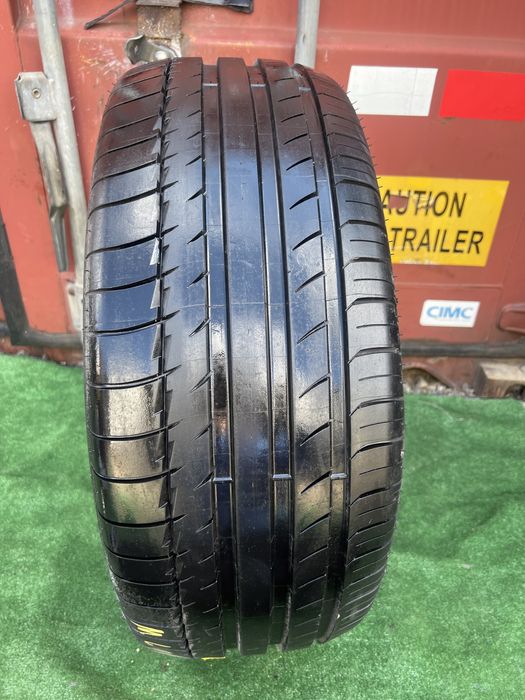 *Opona Michelin 255/45/20