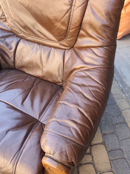 Skórzany fotel i skórzana sofa