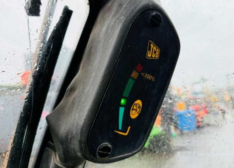 Телескопічний навантажувач JCB TLT 35D 4X4 + відео роботи