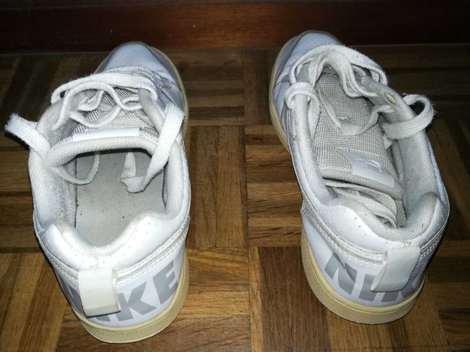 SAPATILHAS NIKE Borough! Bem CUIDADAS e Pouco Utilizadas.