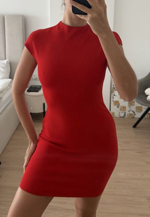 Червона сукня Zara. Розмір С