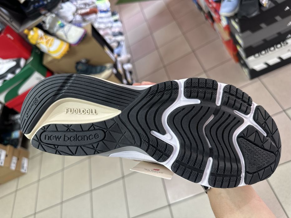 Кросівки New balance 990 V6 made in USA ( РОЗМІР 43 )