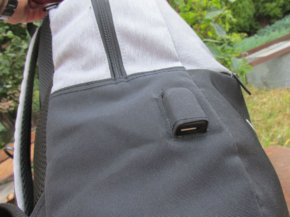 Рюкзак с выходом USB