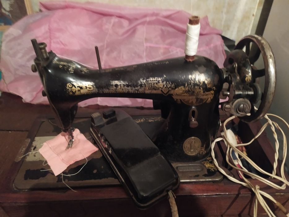 Продам швейную машинку с приводом
