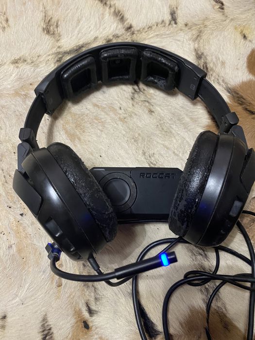 Компьютерная гарнитура (наушники) ROCCAT Kave Solid 5.1 Surround Sound