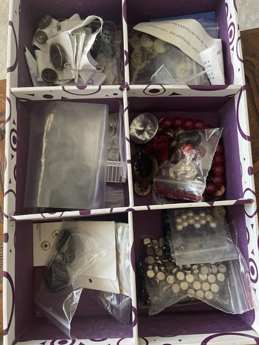 Linhas e acessorios de costura