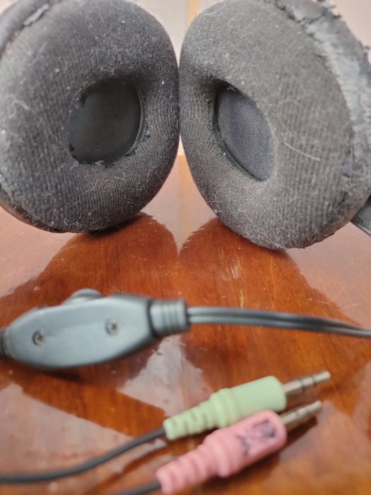 Стерео наушники проводные с регулятором громкости