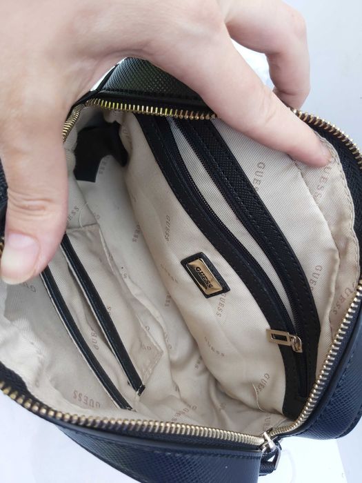 Torebka listonoszka GUESS klasyczna koktajlowa HIT