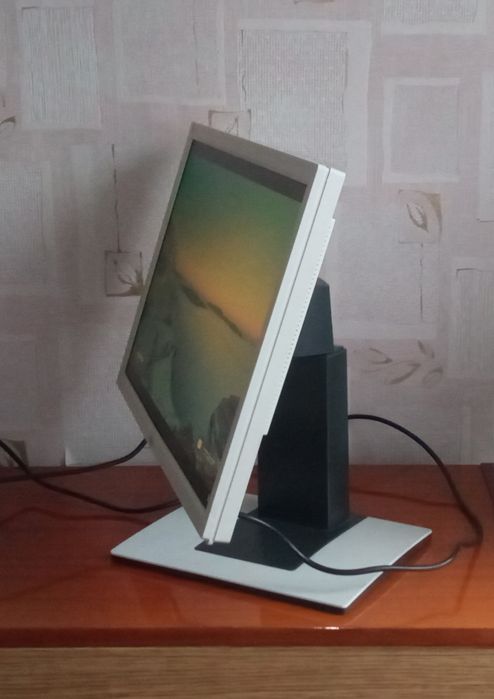 Fujitsu SCENIC VIEW B22W-5 / monitor 22 cale 1680x1050 sprawny solidny