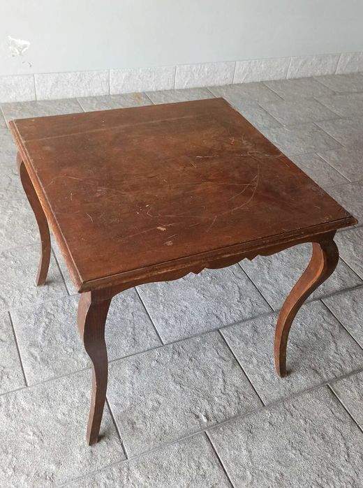 Pequena mesa vintage estilo Luís XIV