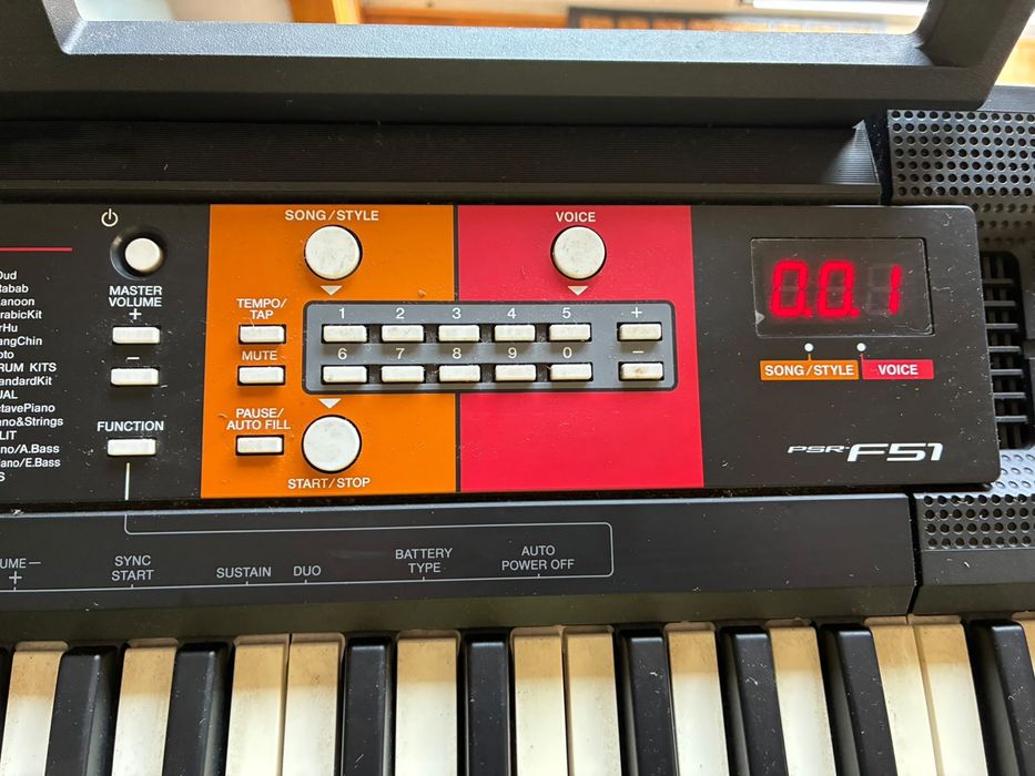 Teclado eletrónico Yamaha PSR-E51