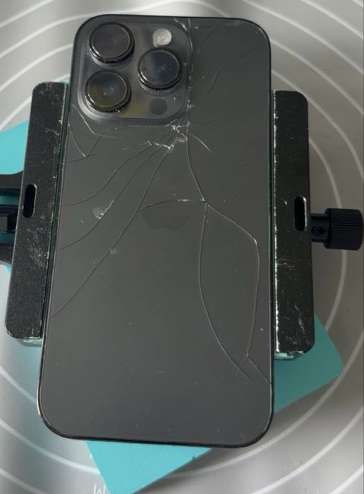 Serwis IPhone - Wymiana wyświetlaczy , bateri i tyłów