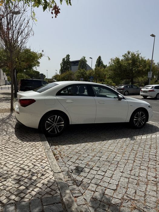 Mercedes-Benz A 250 e Limousine (2025) - Garantia de fábrica Mercedes-Benz