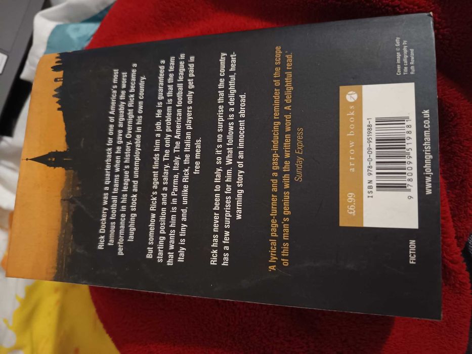 Livro de John Grisham " Playing for Pizza" - Ref.: L - 4