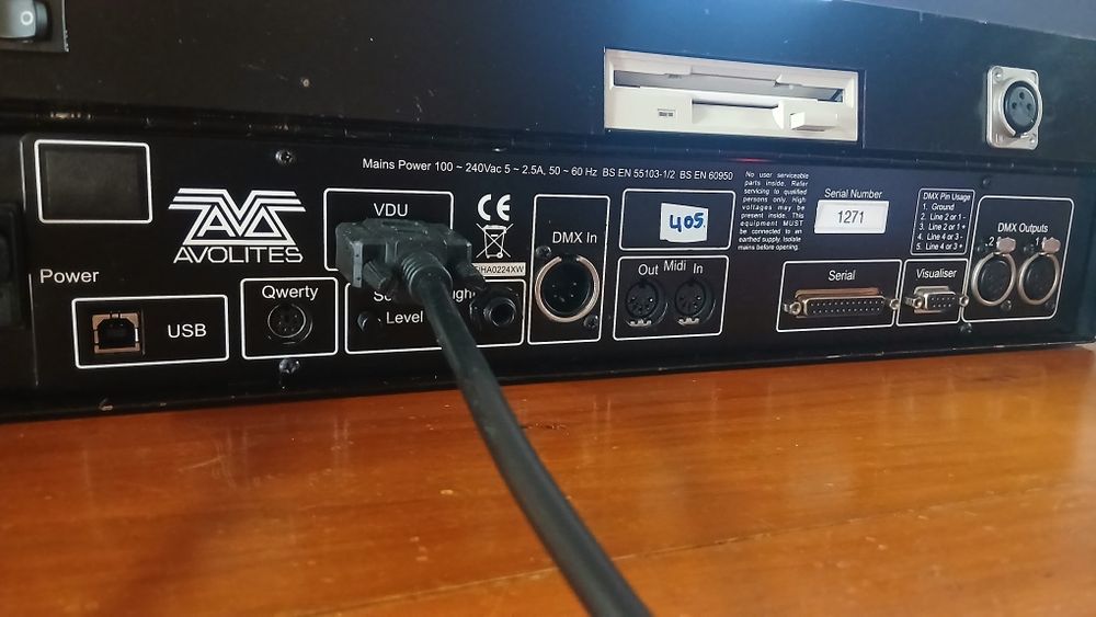 Mesa de luzes DMX Avolites Azure 2004 (original)