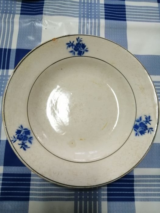 Prato Antigo - louça da Estatuária