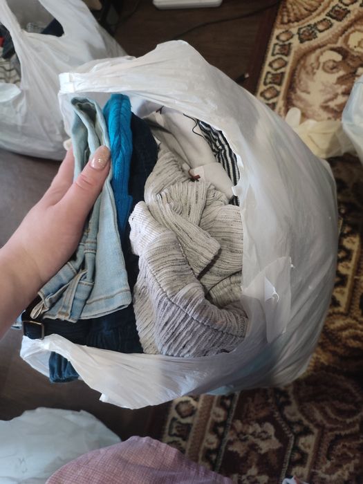 Віддам речі на хлопчика на 1 рік безкоштовно