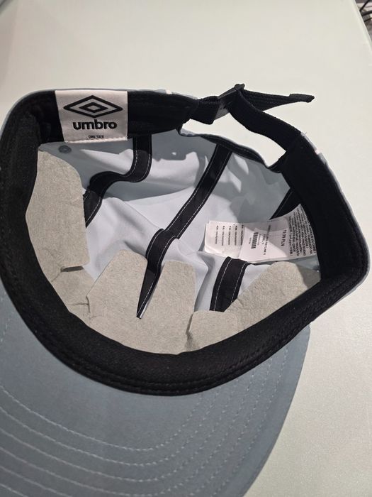 Czapka z daszkiem umbro blekitna