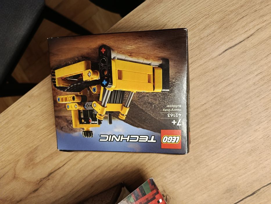 LEGO technic 42132, 4216, 42147