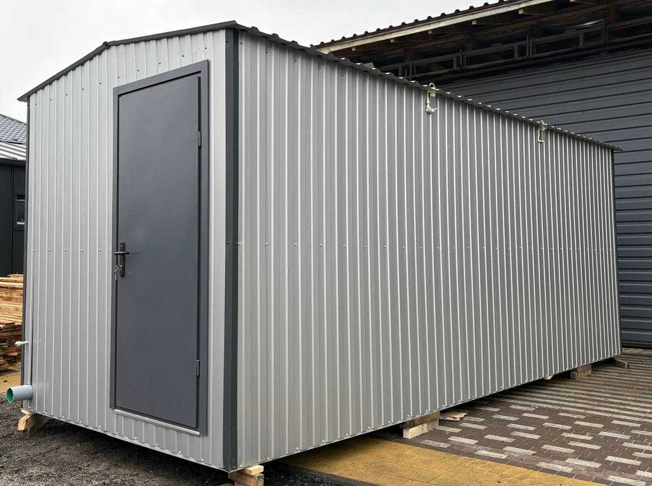 Сантехнічна побутівка / битовка 6×2,4 м на металевому каркасі