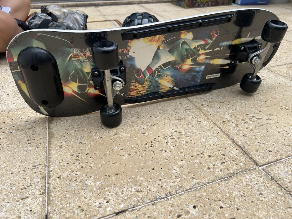 Skate Infantil + Capacete + Proteções — NOVO