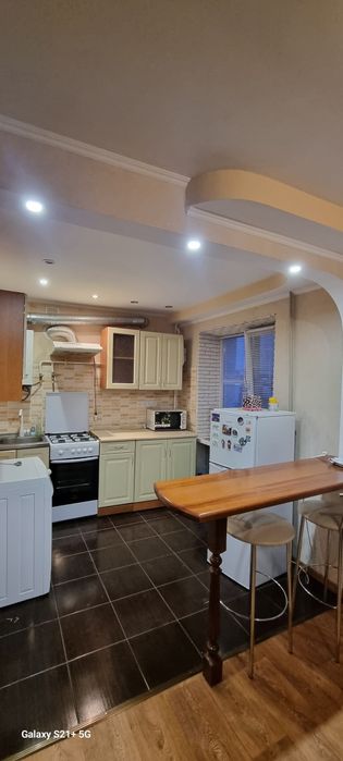 Сучасна однокімнатна квартира в місті Херсон .