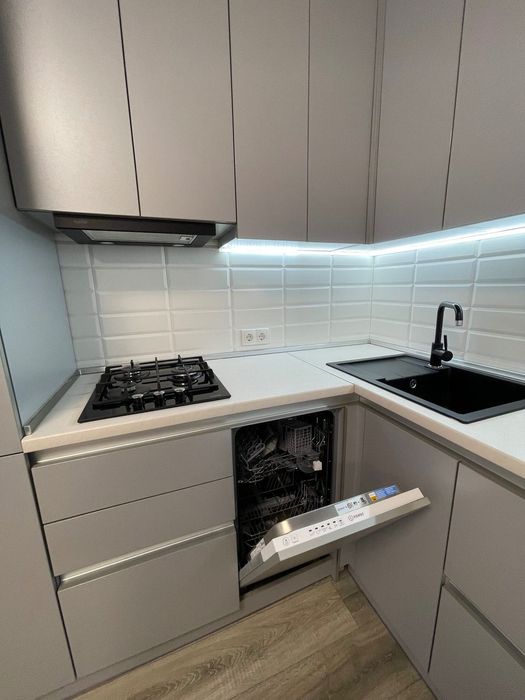 Продам 2 к квартиру ЖК 5й Континент Авторский ремонт