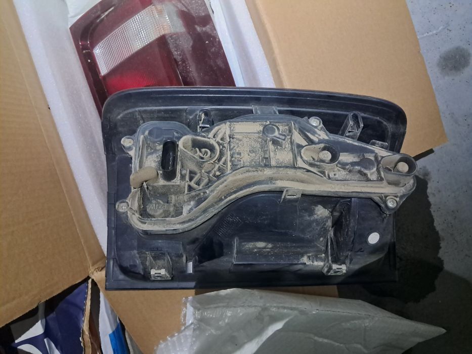 Lampy reflektory tylne vw amarok