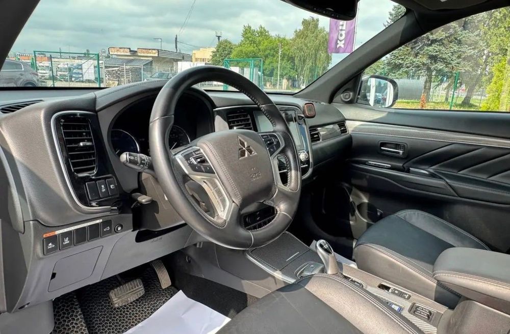 Автомобіль Mitsubishi