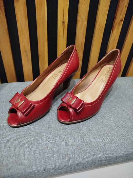 Czółenka czerwone Lasocki skóra r. 38