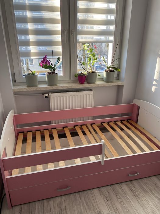 Łózko dziewczece dla dziewczynki z szuflada