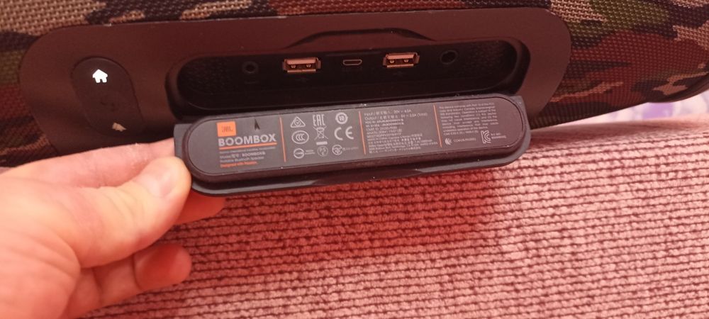 Jbl Boombox в ідеальному стані