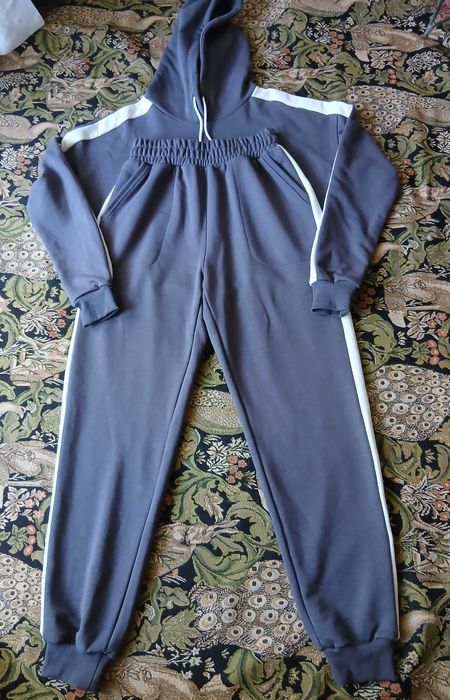 Костюм жіночий спортивний новий