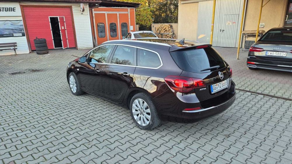 Opel Astra Kombi 1,6 diesel 2014r. 131KM