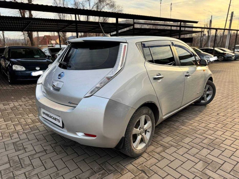 Nissan Leaf 2016p.
